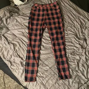 Women’s Size S-M Lildy Plaid Printed Leggings
